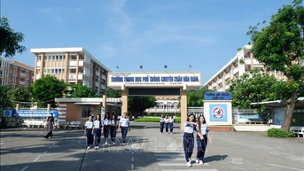 ដំណើរកសាងសាលាឯកទេសទំនើប រួមបញ្ចូលគ្នា និងច្នៃប្រឌិត