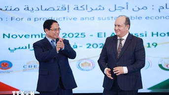 Thủ tướng Phạm Minh Chính và Thủ tướng Algeria cùng dự Diễn đàn kinh tế