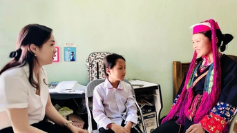 Cô giáo trẻ 17 năm bám vùng đất khó, gieo tri thức cho học trò Dao