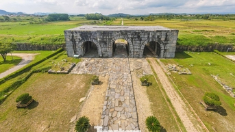 ទស្សនាវត្ថុបុរាណដែលមានអាយុ 600 ឆ្នាំនៅក្នុងបន្ទាយថ្មដ៏ល្បីល្បាញរបស់ Thanh Hoa