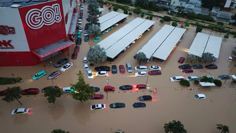 Khánh Hòa: Sông Dinh vượt lũ lịch sử 1986, người dân không kịp trở tay kêu cứu khẩn cấp