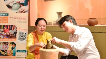 Đa dạng hoạt động trải nghiệm văn hóa Chăm