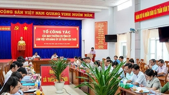 Ban Tuyên giáo và Dân vận Tỉnh ủy kiểm tra việc triển khai các nghị quyết quan trọng của Bộ Chính trị tại xã Trần Văn Thời
