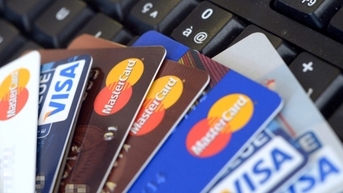 Thị trường thẻ tín dụng bứt tốc: Cuộc đua mới giữa các ngân hàng
