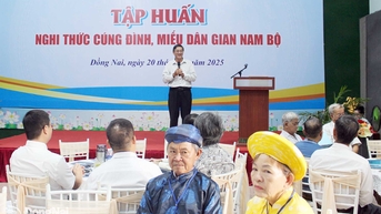 សារមន្ទីរ Dong Nai រៀបចំវគ្គបណ្ដុះបណ្ដាលអំពីប្រាសាទប្រជាប្រិយភាគខាងត្បូង និងពិធីគោរពបូជាតាមផ្ទះសហគមន៍