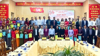 Lãnh đạo các xã, phường Bảo Lộc, Bảo Lâm gặp mặt, chúc mừng Ngày nhà giáo Việt Nam 20/11