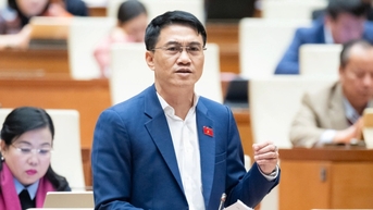 "Giáo viên cần được tăng lương nhưng nhiều nghề khác cũng khó khăn"