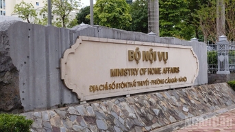 ក្រសួង​មហាផ្ទៃ​ឆ្លើយតប​នឹង​មុខ​តំណែង​ការងារ​តាម​វិស័យ​ឧស្សាហកម្ម និង​វិស័យ​បន្ទាប់​ពី​រៀបចំ​និង​រៀបចំ​ឡើង​វិញ។