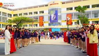 Hà Nội: Trường THCS Định Công kỷ niệm ngày Nhà giáo Việt Nam và đón nhận Bằng khen trường đạt chuẩn Quốc gia