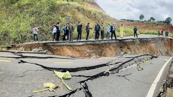 Phó Bí thư Tỉnh ủy Lâm Đồng Bùi Thắng trực tiếp kiểm tra, chỉ đạo ứng phó sạt lở, ngập lụt tại Tân Hà Lâm Hà