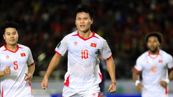 Chia tay tuyển Việt Nam, HLV Kim Sang Sik đi 'săn vàng' SEA Games 33