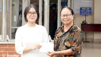 Trao học bổng cho 13 học sinh là nạn nhân, con, anh, chị em ruột nạn nhân chất độc da cam