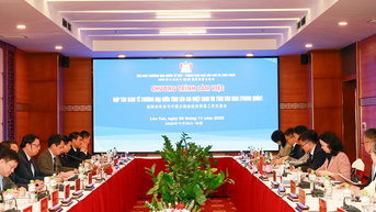 Hội đàm Hợp tác kinh tế thương mại giữa tỉnh Lào Cai (Việt Nam) và tỉnh Vân Nam (Trung Quốc)