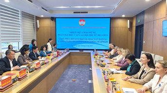 Đoàn đại biểu cấp cao Hội Phụ nữ Belarus trao đổi về bình đẳng giới tại Hải Phòng