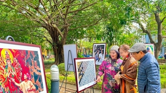 Ngắm nhìn “Phụ nữ trong cuộc sống” đằm thắm, bình dị