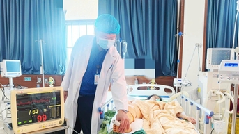 Cấp cứu giữ lại cẳng chân cho cháu bé ở Gia Lai bị tai nạn giao thông