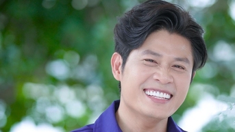 'Nhạc sĩ tỷ view' Nguyễn Văn Chung bất ngờ trúng tuyển đại học ở tuổi 42