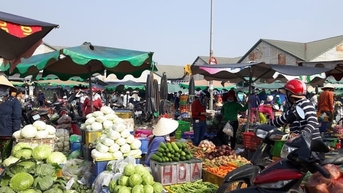 TP Hồ Chí Minh lo thiếu rau, củ, quả do mưa lũ