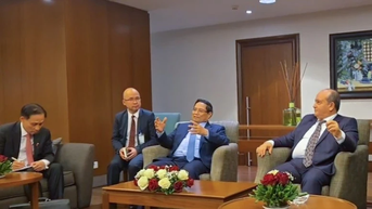 Hai Thủ tướng Việt Nam, Algeria làm việc với các doanh nghiệp để thúc đẩy các dự án cụ thể