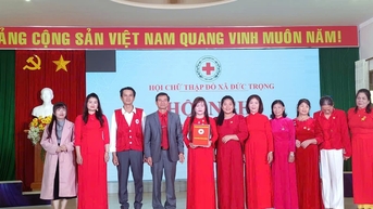 ប្រកាសសេចក្តីសម្រេចដាក់បញ្ចូលសមាគមកាកបាទក្រហមឃុំ Duc Trong