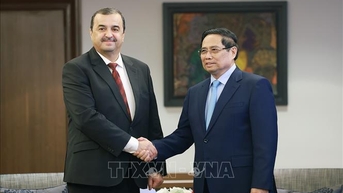 Thủ tướng Phạm Minh Chính làm việc với các Bộ, Tập đoàn của Algeria
