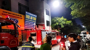 Hà Nội: Cứu 5 người thoát hiểm trong vụ cháy nhà dân