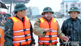 ជំនះទឹកជំនន់ ដើម្បីជួយសង្រ្គោះប្រជាជន