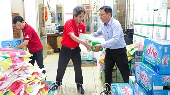 ការអាណិតអាសូរនៅតំបន់ទឹកជំនន់