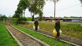 ចិញ្ចឹម​កង​ទ័ព​ឲ្យ​មាន​សុខភាព​ល្អ​នៅ​កងវរសេនាតូច​២០៧