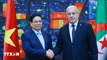 ប្រព័ន្ធផ្សព្វផ្សាយអាល់ហ្សេរីរាយការណ៍យ៉ាងទូលំទូលាយអំពីសកម្មភាពរបស់នាយករដ្ឋមន្ត្រី Pham Minh Chinh