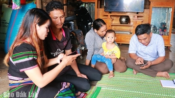 Thu hẹp “khoảng cách số” cho đồng bào vùng sâu Nam Ka