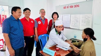 'Cầu nối' trong hoạt động nhân đạo, từ thiện