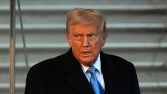 ông Trump nói trực thăng đã bay quá cao