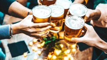 Sử dụng rượu bia ngày Tết đúng cách để an toàn