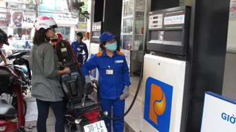 Đồng loạt đi xuống, dầu diesel giảm gần 1.000 đồng ngày Mùng 4 Tết Nguyên đán