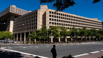 Mỹ buộc thôi việc hàng loạt đặc vụ FBI từng điều tra ông Trump