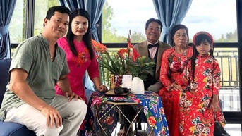 គ្រួសារ​ហាណូយ​បើក​បរ​ចម្ងាយ​១.២០០​គីឡូម៉ែត្រ​ដើម្បី​រត់គេច​រាល់​តេត