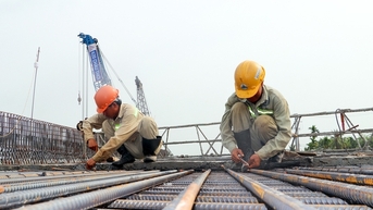 Xuân trên hai đại công trường cao tốc miền Tây