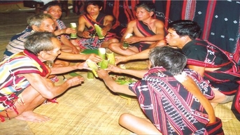 “Nước trời” của người Tà Riềng