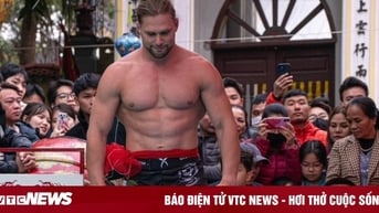 Võ sĩ MMA ngoại quốc tung hoành sới vật hội làng gây sốt mạng xã hội là ai?
