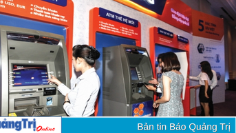 Trong kỳ nghỉ Tết khách hàng đã nộp 30,87 tỉ đồng tiền mặt vào tài khoản và gửi tiết kiệm qua máy ATM thế hệ mới