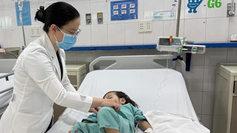 Nuốt 27 cục nam châm, bé gái 2 tuổi bị thủng ruột nhiều chỗ