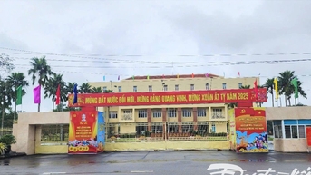 8 Bí thư huyện ủy xin nghỉ hưu trước tuổi