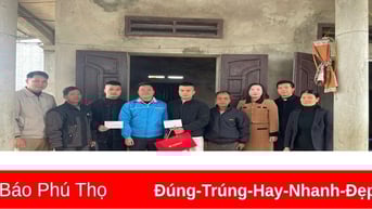 Động viên hai anh em song sinh Tạ Hồng Ngọc và Tạ Hồng Nguyên tình nguyện lên đường nhập ngũ
