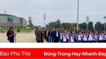 134 đại biểu thiếu nhi huyện Cẩm Khê báo công dâng Bác