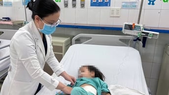 Ngoạn mục ca mổ nội soi và cả mổ hở lấy 27 viên nam châm trong bụng bé 2 tuổi