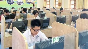 Phụ huynh, học sinh cuống cuồng tìm lớp mới