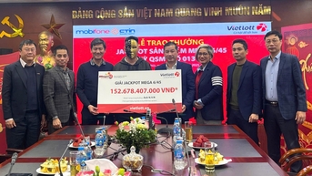 Từng trúng số 6 triệu đồng, nay người đàn ông ở TP.HCM trúng Vietlott hơn 152 tỉ