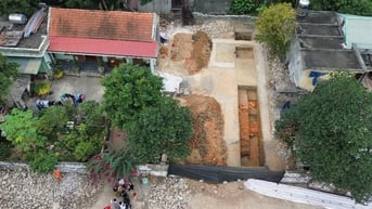 Cận cảnh nơi phát lộ nền móng tường thành kinh đô Hoa Lư xưa