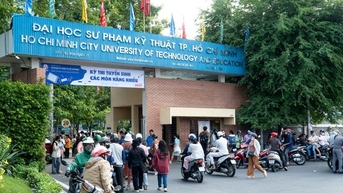 Giả mạo văn bản, chữ ký của hiệu trưởng đưa sinh viên đi du học